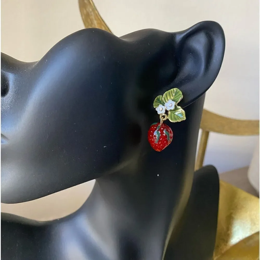 Bohemian strawberry earrings M192